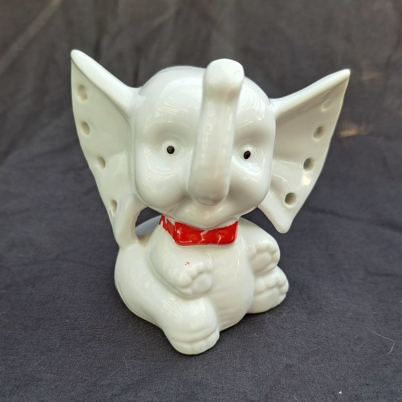 Vintage Ceramic White Elephant with Red Bow earring and ring holder - Picture 1 of 4